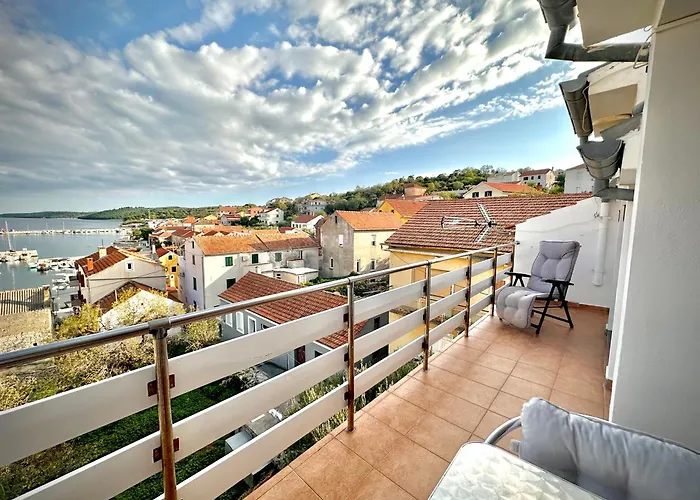 Adriatic Nest Apartman *